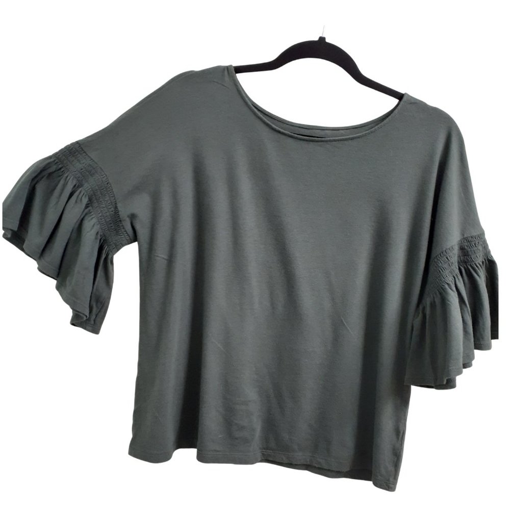 14th & Union Pleated Bell Sleeve Size M